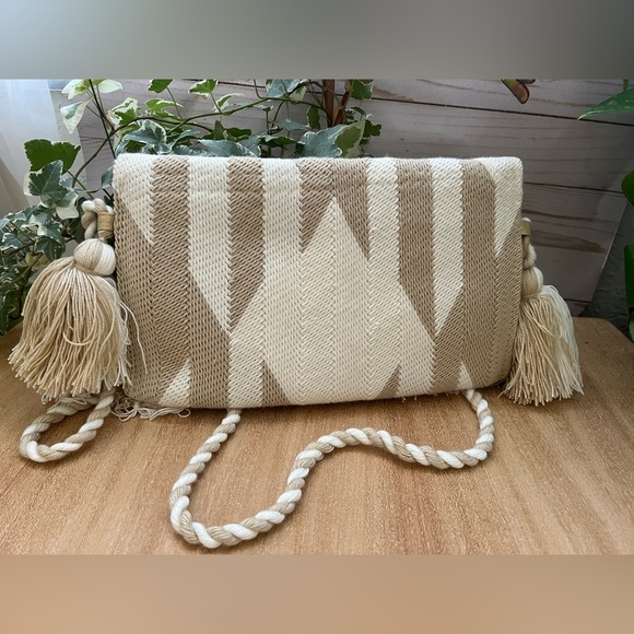 Classic Tan & White Bohemian Handwoven Shoulder Bag - Hippie Chic Fringe Bag - Picture 7 of 14